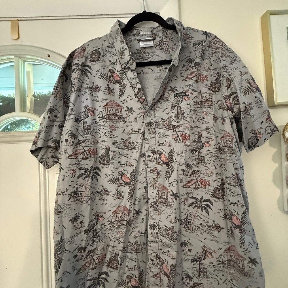 Columbia Men's Gray and Pink Patterned Casual Shirt